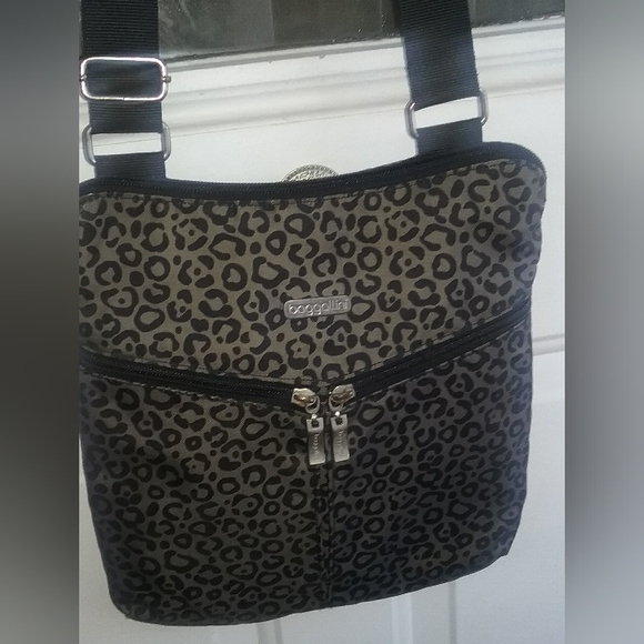 Baggallini Handbags - Baggallini Black and Grey Crossbody Bag with Leopard Print